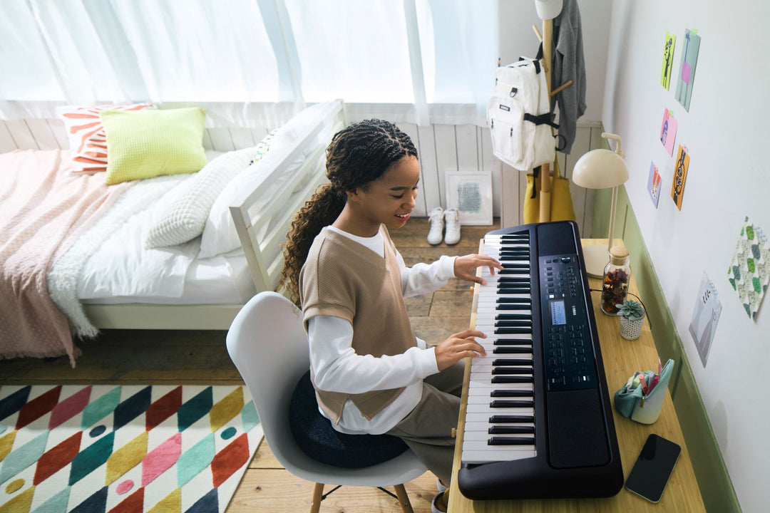 Yamaha PSRE-383 portable keyboard